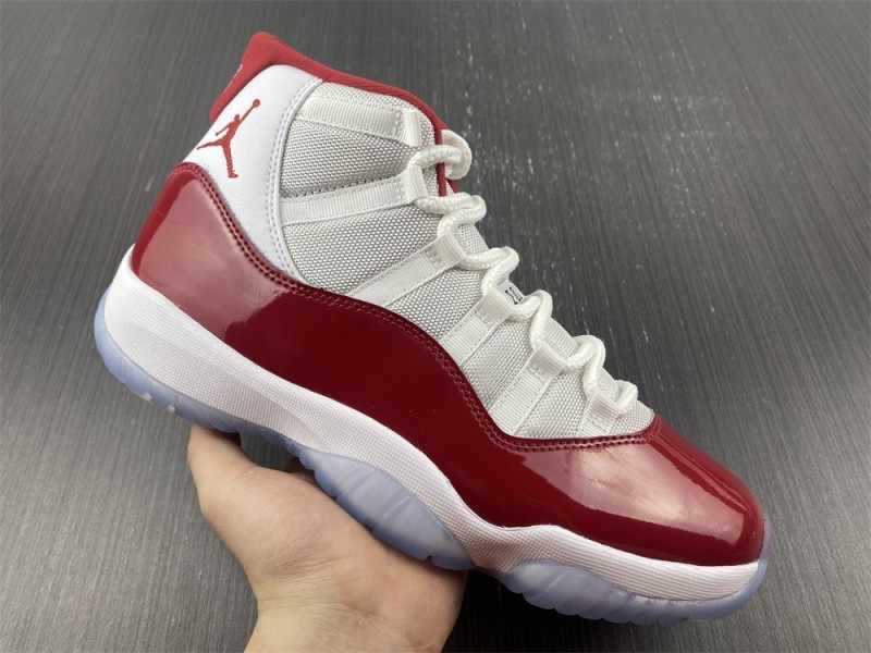 Air Jordan 11 「Cherry 》