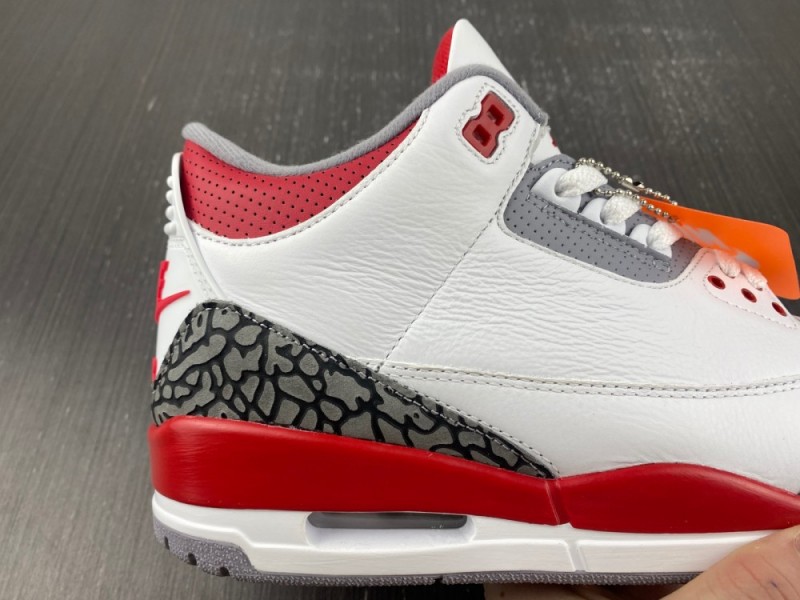 Air Jordan 3 OG “Fire Red”