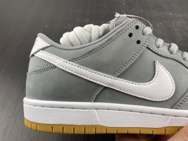 Nike SB Dunk Low “Grey Gum