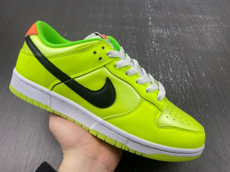 Dunk Low “Glow in the Dark”