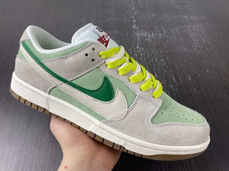 Nike Dunk Low SWOOSH