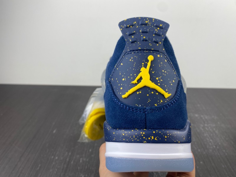 Air Jordan4