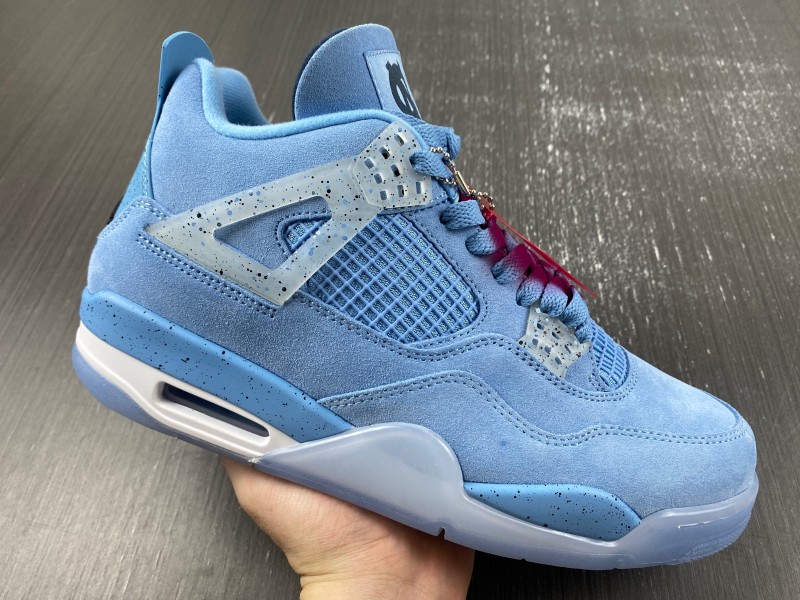 Air Jordan 4 Retro UNC PE