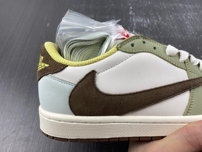 Travis Scott x Air Jordan 1 Low