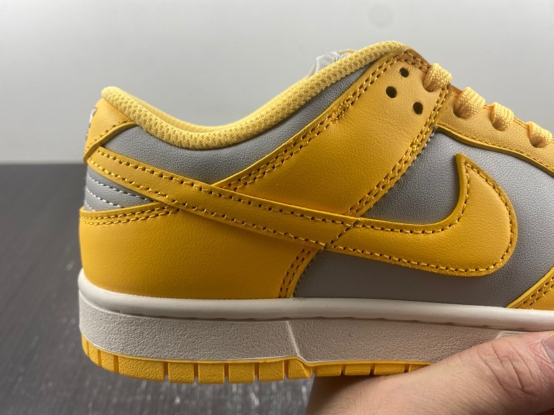 Dunk Low Citron Pulse