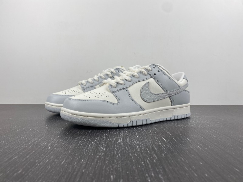 NIKE DUNK LOW NEEDLEWORK