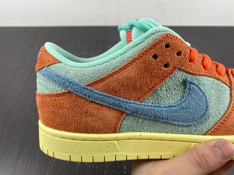 Nike SB Dunk Low “Noise Aqua