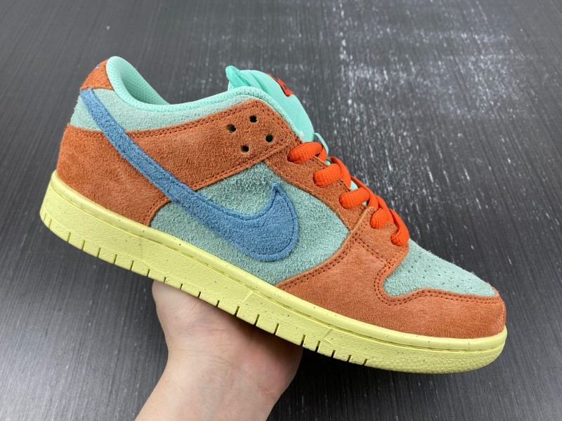 Nike SB Dunk Low “Noise Aqua