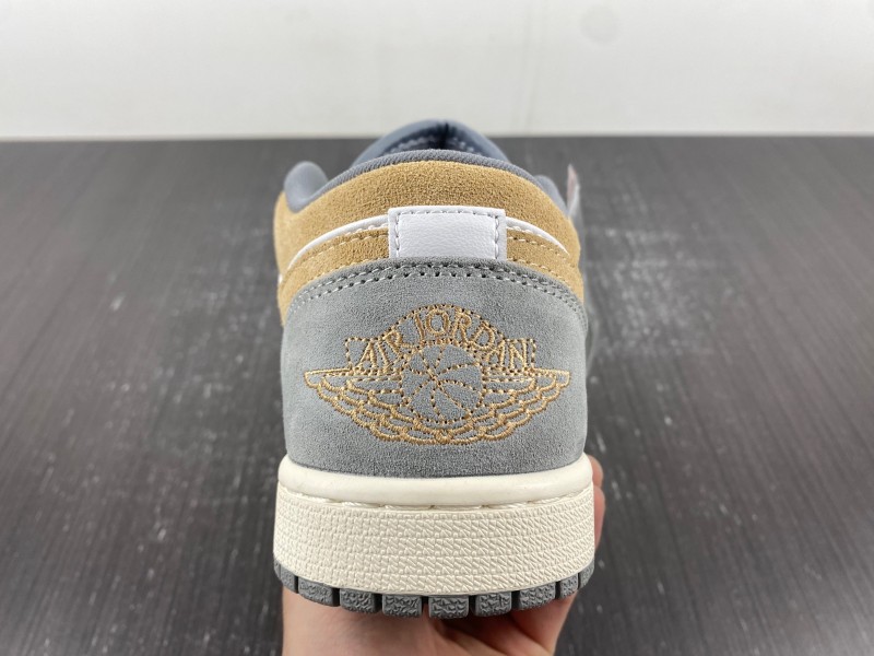 Air Jordan 1 Low AJ1