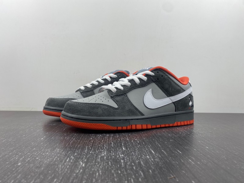 Nike SB Dunk Low