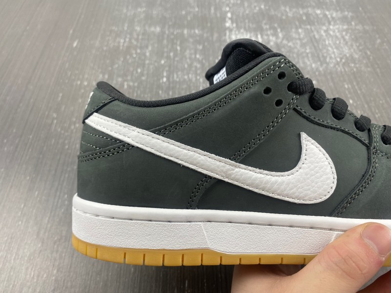 Nike SB Dunk Low Black Gum