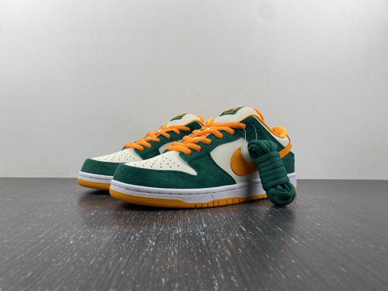 Nike SB Dunk Low Pro