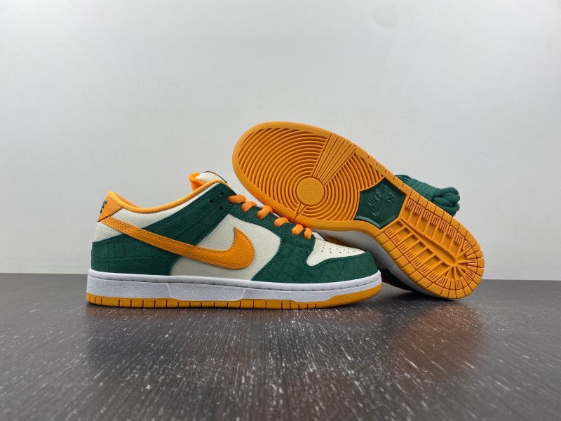 Nike SB Dunk Low Pro