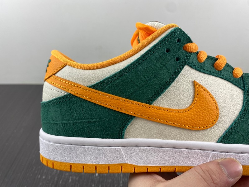 Nike SB Dunk Low Pro