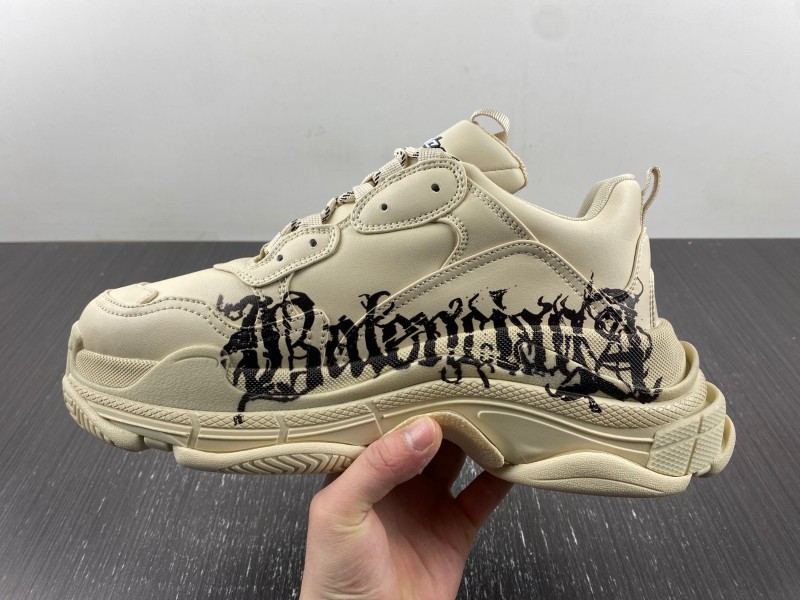 BALENCIAGA