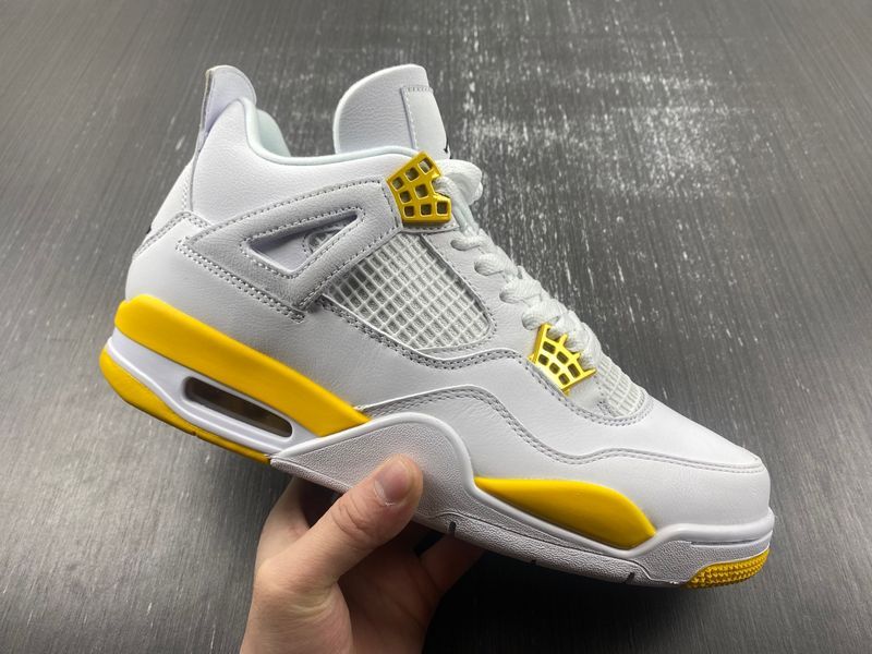 Air Jordan 4 WMNS “VividSulfur”