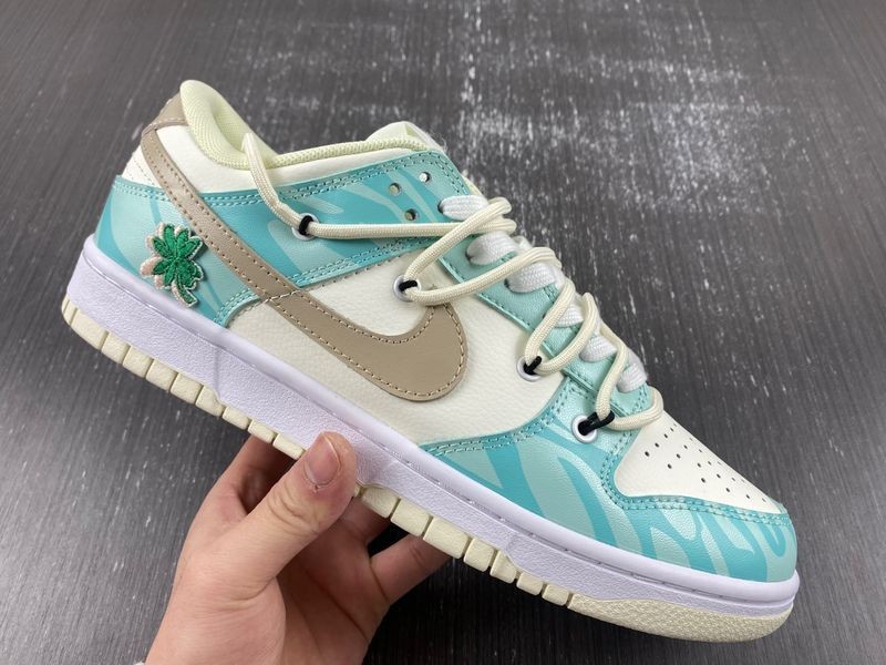 Nike Dunk L