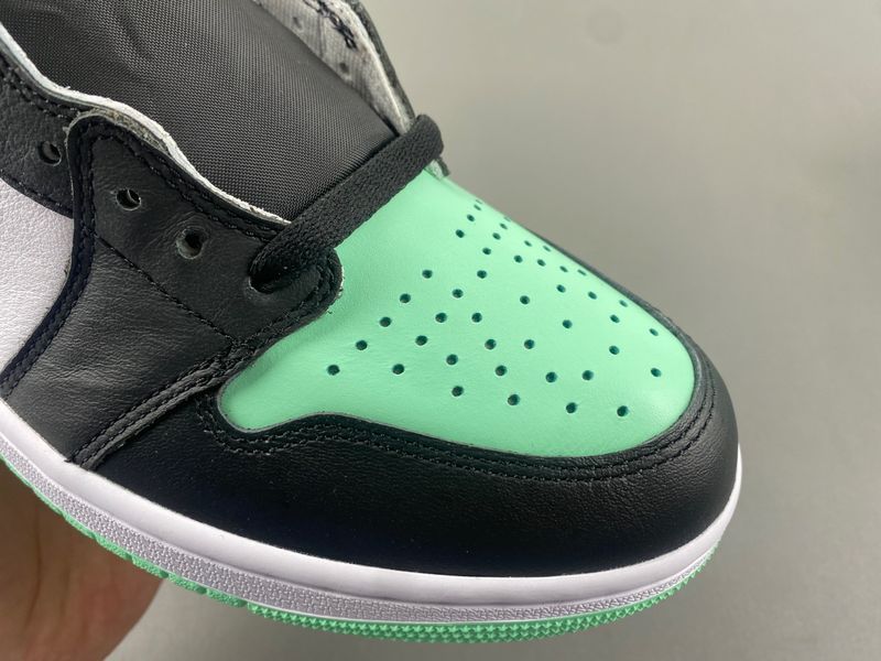 Air Jordan 1 High OG “Green Glow
