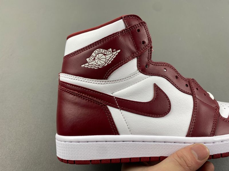 Air Jordan 1 High OG “Team Red