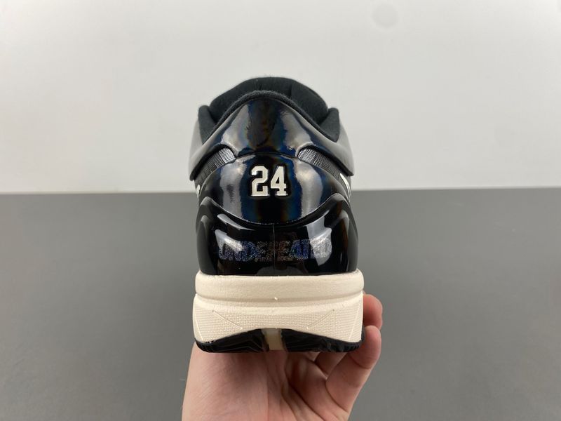 UNDEFEATED x Nike Kobe 4 Protro