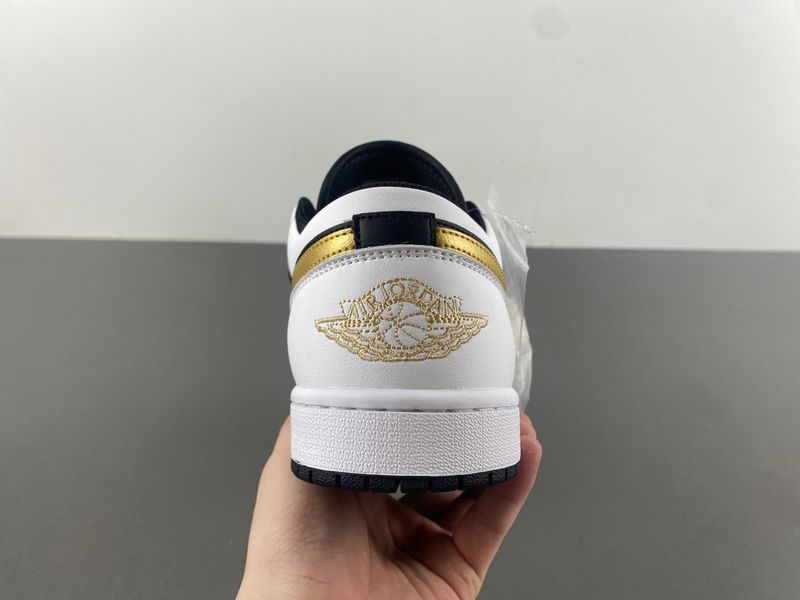 Air Jordan 1 Low