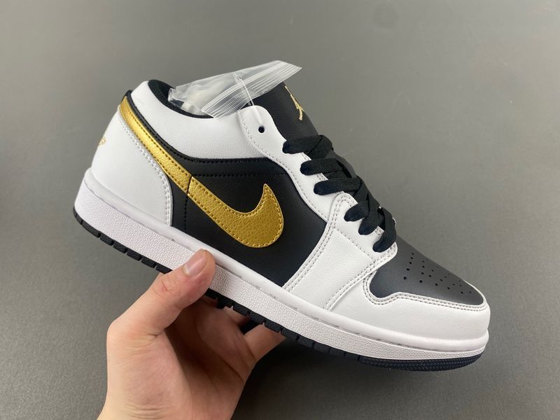 Air Jordan 1 Low