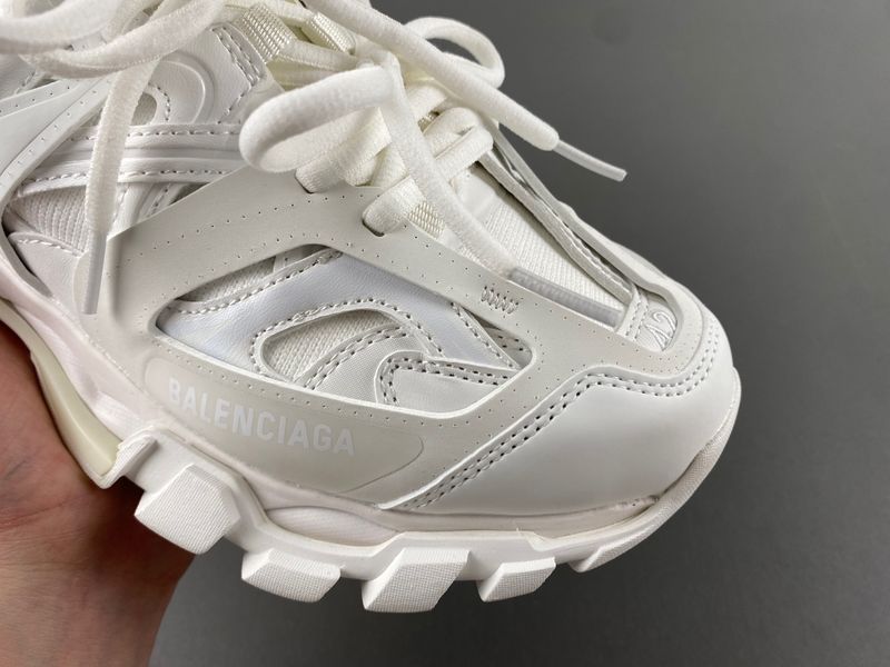 BALENCIAGA Runner、Demna