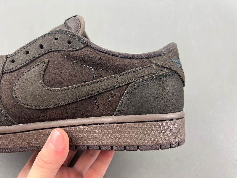 Travis Scott x Air Jordan 1 Low OG