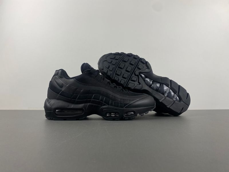 Air Max 95 Essential 'Triple Black'