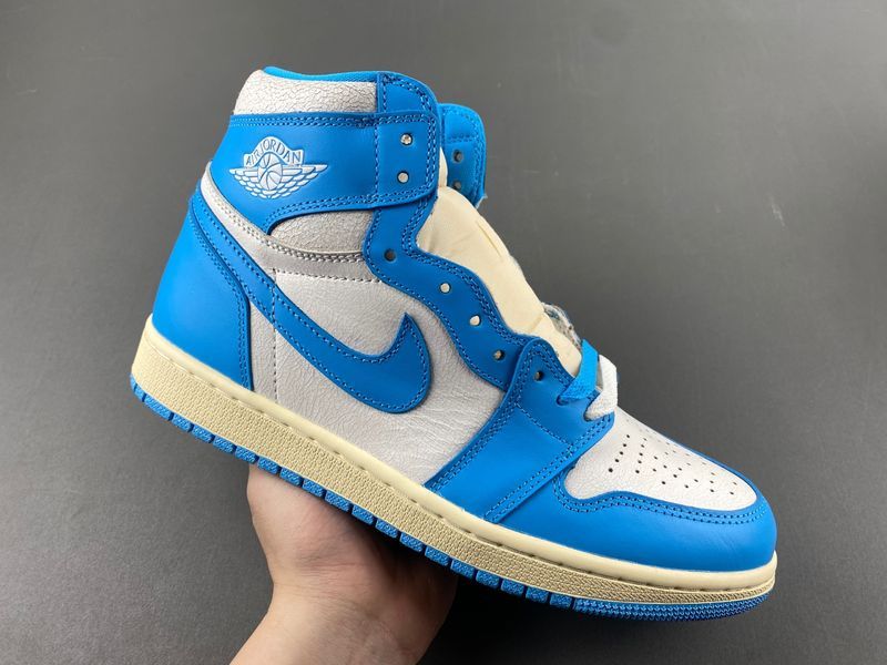 Air Jordan 1 High OG“UNC Reimagined”