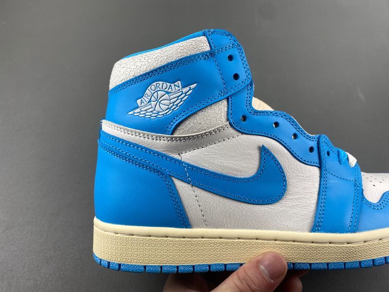 Air Jordan 1 High OG“UNC Reimagined”