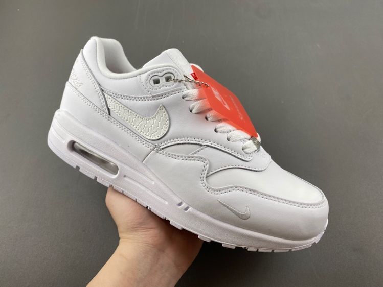 Supreme x Nike Air Max 1 '87