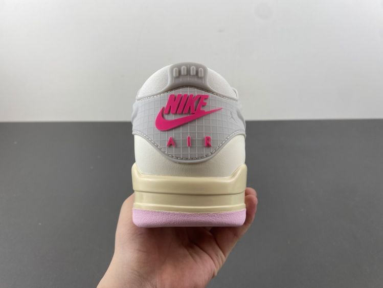 Air Jordan 4 RM