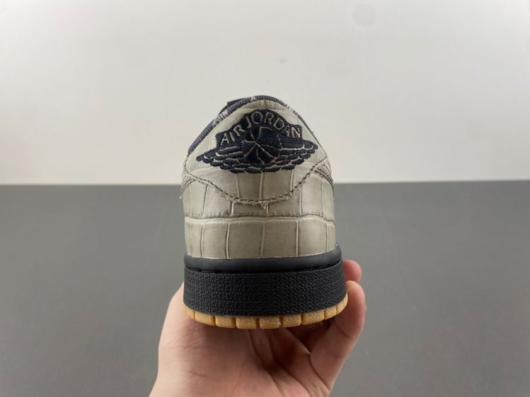 AIR JORDA 1 LOW X LV