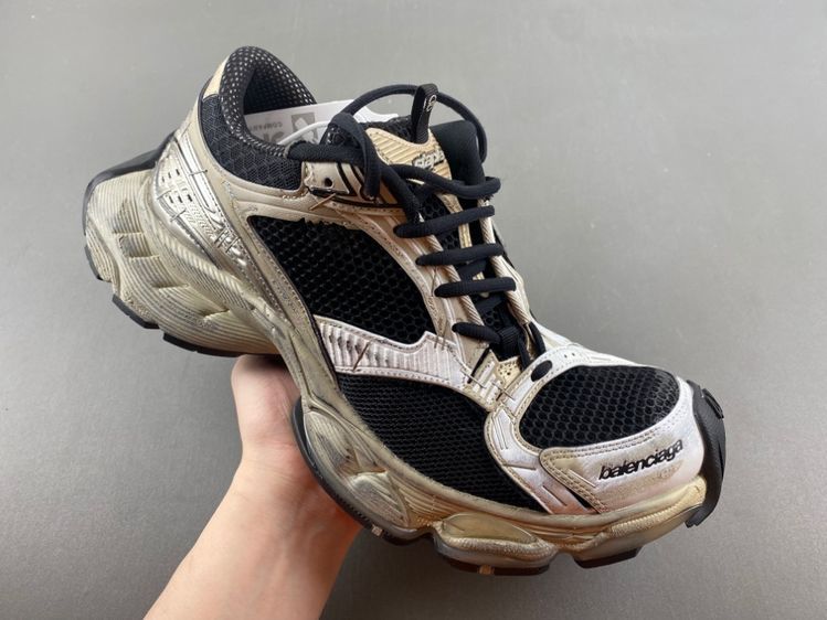 Balenciaga/