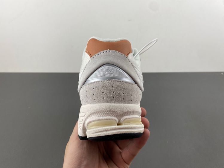 new balance NB 2002