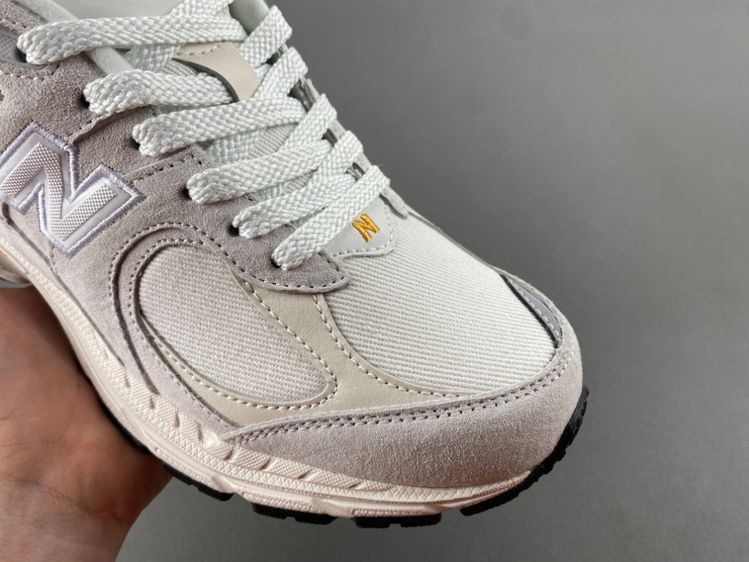 new balance NB 2002
