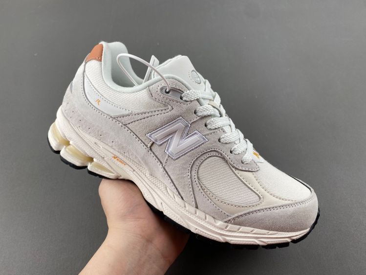 new balance NB 2002