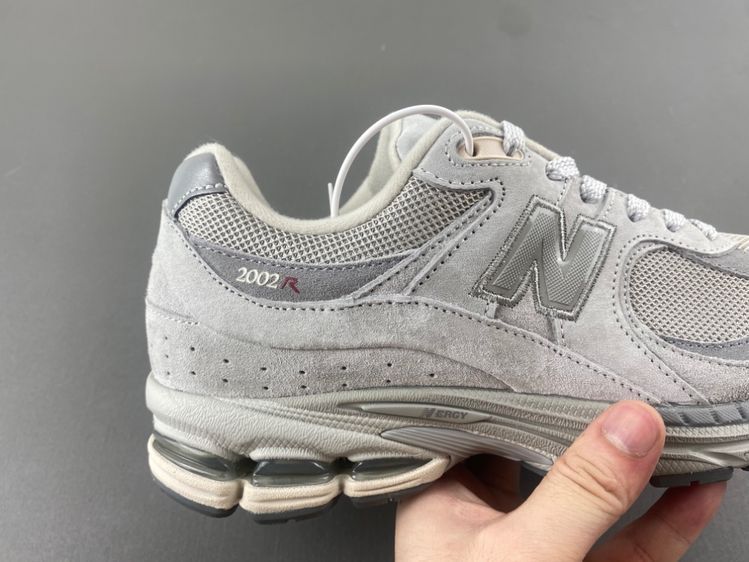 new balance NB 2002