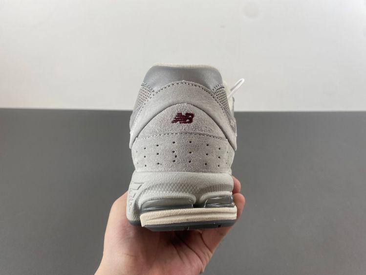 new balance NB 2002