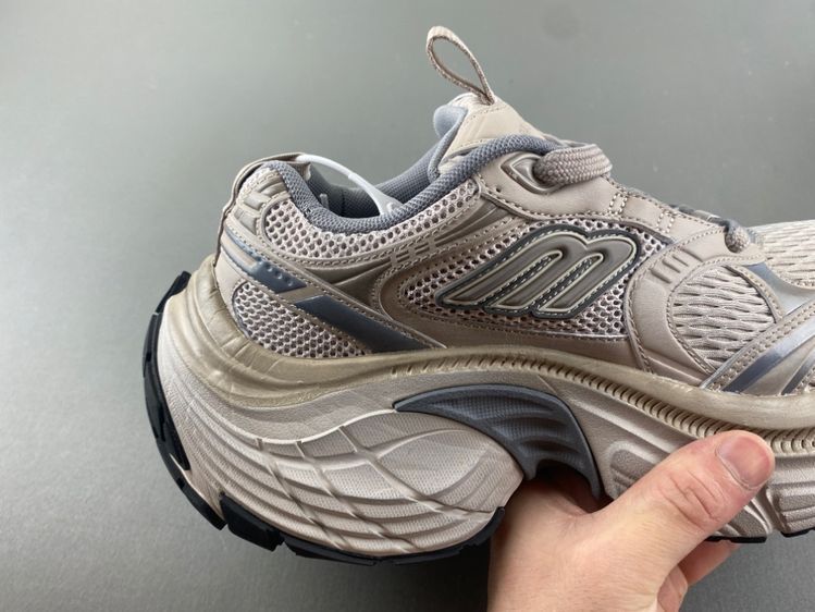 Balenciaga 911