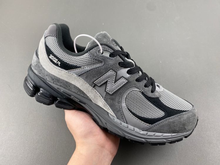 new balance NB M2002