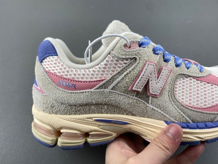 new balance NB M2002