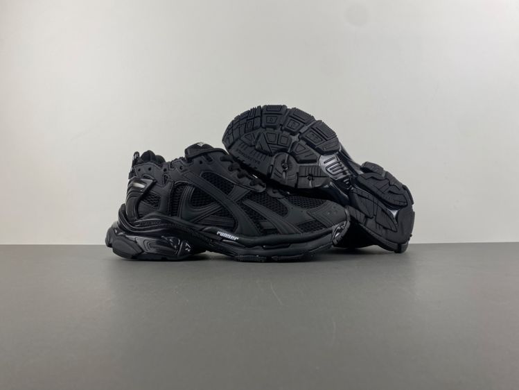 5Balenciaga