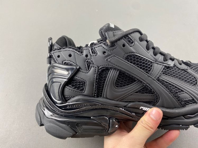 5Balenciaga