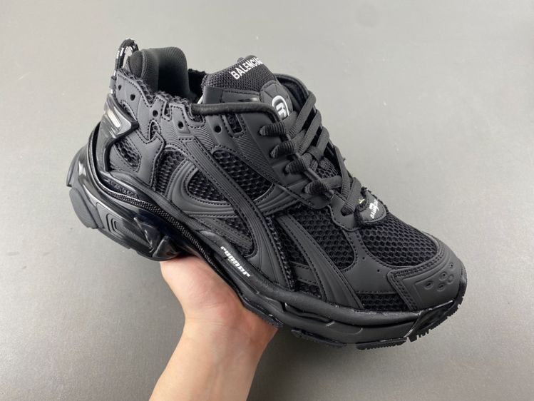 5Balenciaga