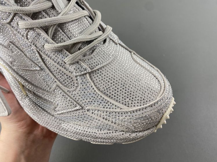 Off White 24