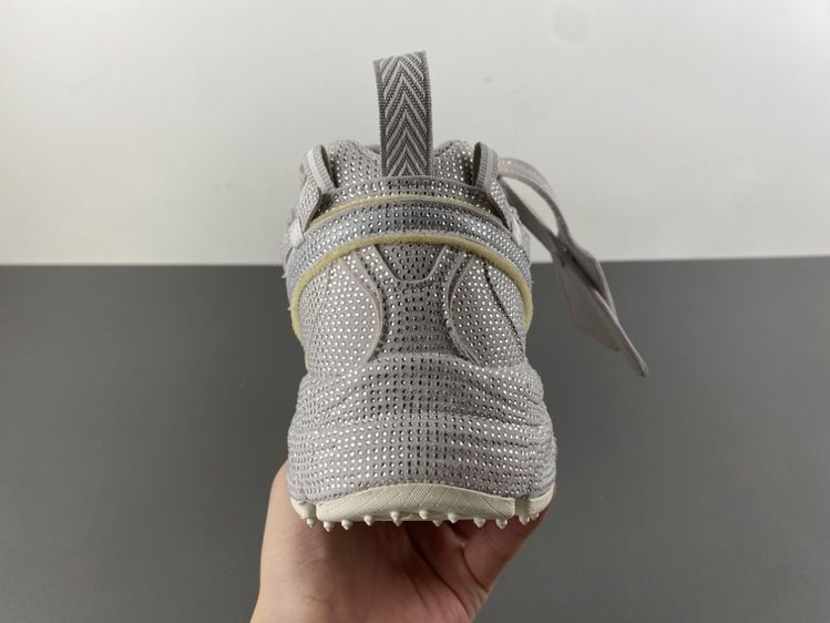 Off White 24