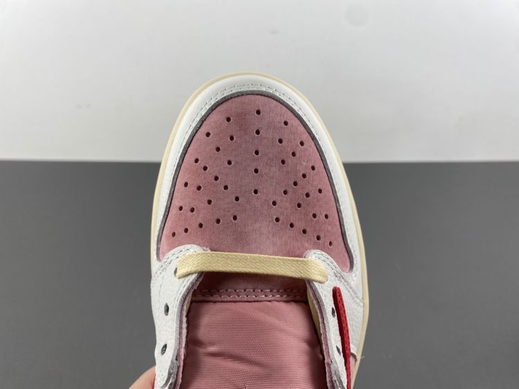 Travis Scott x Air Jordan 1 Low OG