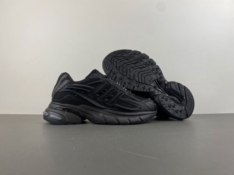 Pharrell x adidas Adistar Jellyfish